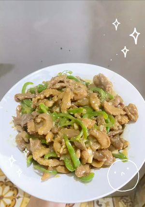 Hình của món Thịt lợn xào ớt xanh.