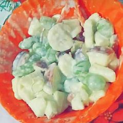 Fruit mayonese salad A picture of Fruit mayonese salad.