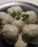 Albóndigas en salsa de queso