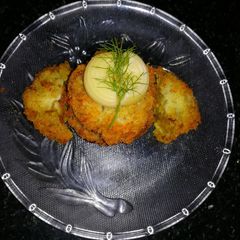 A picture of Coconut coating macaroni kabab.
