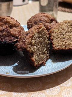 Una foto de Muffins de plátano y mantequilla tostada
