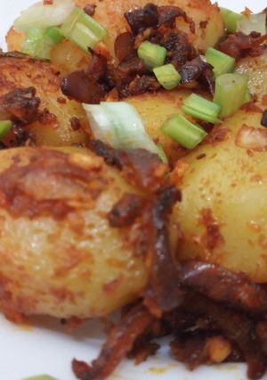 A picture of Buttered Paprika Potatoes.