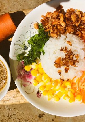 Hình của món Cơm trộn kiểu mẹ.