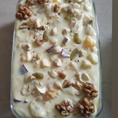A picture of Fruit pudding.