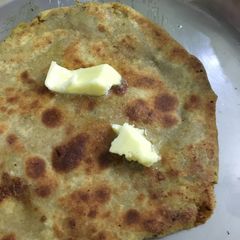 A picture of Aloo paratha.