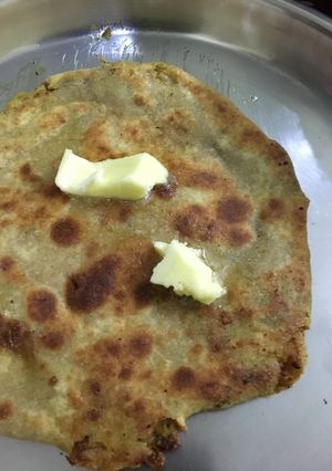 A picture of Aloo paratha.