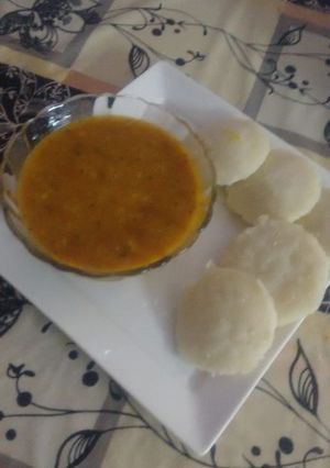 A picture of Idli sambar.
