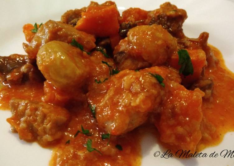 Estofado de carne con setas, castañas y boniato