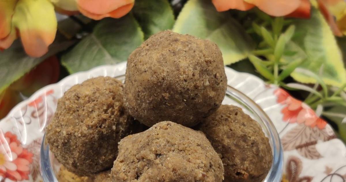 Kashmiri-Minced Chicken Balls With Fenugreek Leaves by Archana's Kitchen
