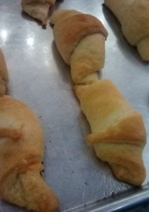 A picture of Buttery garlic cresant rolls.