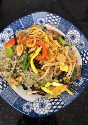 Hình của món Miến xào thập cẩm.