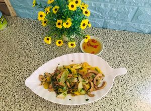 Hình của món Cật heo xào thơm.