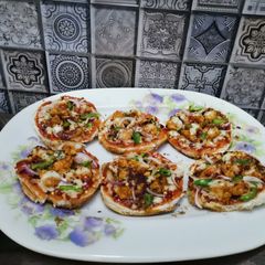 A picture of Bread Pizza 🍕.