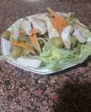 Ensalada de pollo, champiñones y zanahoria