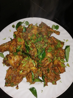 ஆந்திரா ஸ்பைசி சிக்கன் ஃப்ரை(andhra spicy chicken fry recipe in tamil) செய்முறை முக்கிய புகைப்படம்