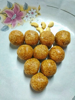 A picture of Oats laddo | Gluten free.