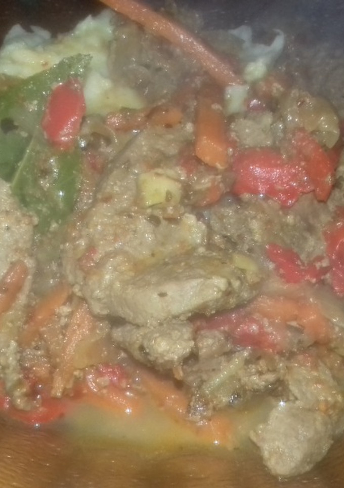 Una foto de Hígado a La Criolla Con Puré de Papas