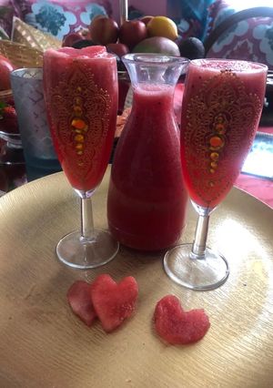 A picture of Water melon juice.