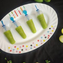 A picture of Raw mango mint popsicles.