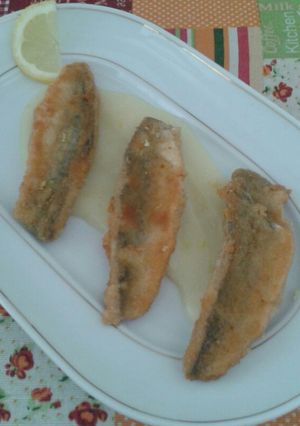 Foto di Sgombri pastellati su crema di patate
