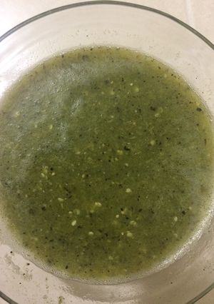 Una foto de Salsa verde asada