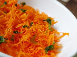 Foto de Salada de Cenoura e salsinha