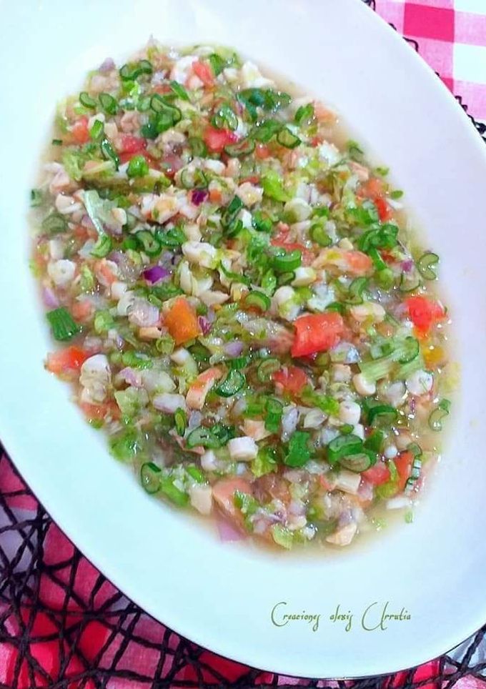 Una foto de Ensalada fría gazpacha de picadillo de pulpos