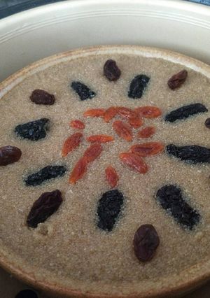A picture of Steamed amaranth black jujubes cake蒸苋菜子.