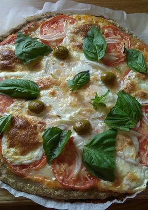 Una foto de Pizza rica sin elevar... saludable