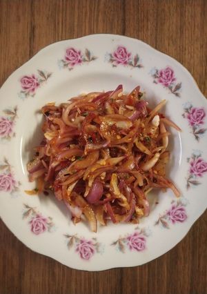 A picture of Onion chutney.