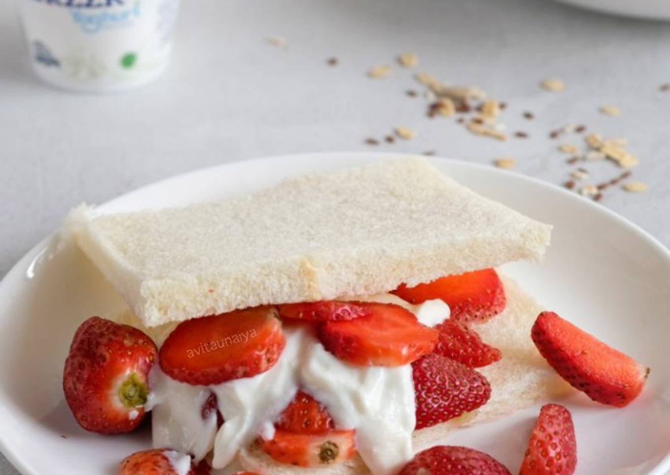 Strawberry and Yogurt Healthy Sandwich