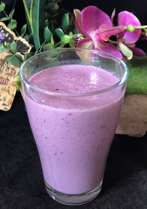 A picture of Purple morning smoothie.