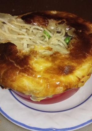 Una foto de Cazuela de falso Ramen con pollo