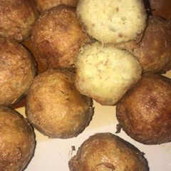 Sweet potato balls A picture of Sweet potato balls.