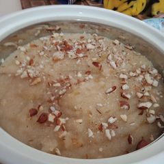 A picture of Sooji ka halva.