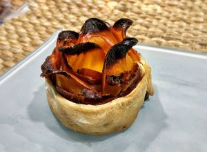 Una foto de Flor de Pérsimon con Jamón y Queso