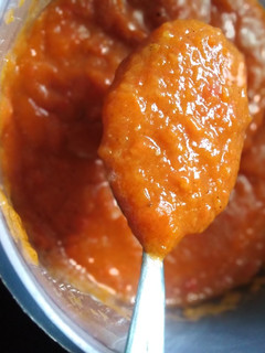 A picture of Pizza series 102: pizza sauce.