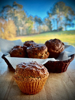 Una foto de Muffins salados de almendra con aceitunas negras al romero (en airfryer)