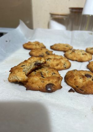 A picture of Chewy chocolate chip cookies.