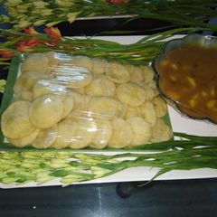 A picture of Club kachori with aloo ki sabji.