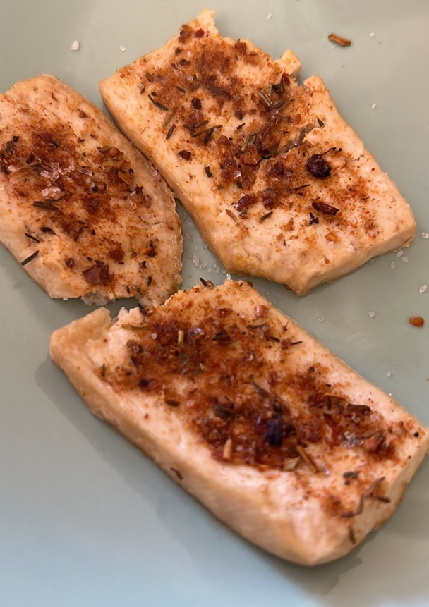 Una foto de Tofu especiado en Airfryer