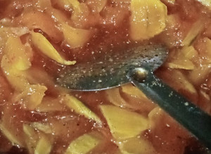 A picture of Aam ka khatta meetha Achar.