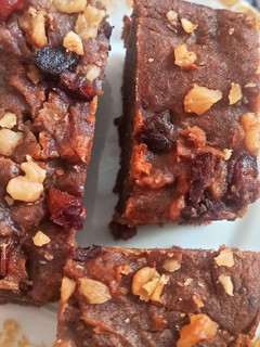 A picture of Dates and walnut cake.