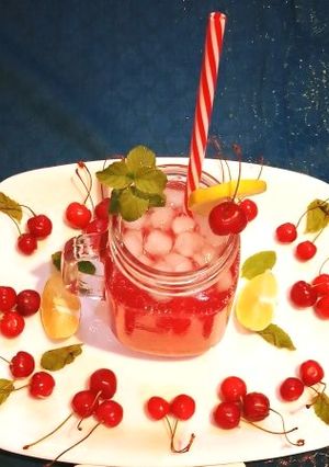 A picture of Cherry Cooler (Cherry Panna).