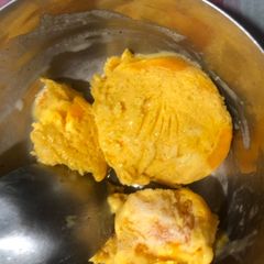 A picture of Mango Ice Cream.