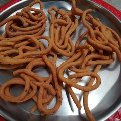 A picture of Crispy Janthikalu.