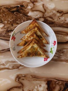 صورة لوصفة شرائح جبن ولبنة وزعتر 😋