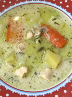 Zöldfűszeres csirkeleves recept fotója