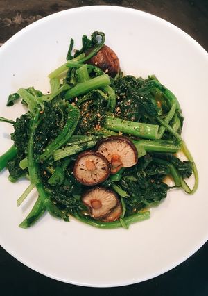 Hình của món Cải ngọt xào nấm.