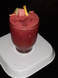 वाटरमेलन नींबू मोजितो (Watermelon nimbu mojito recipe in hindi) रेसिपी मुख्य फोटो